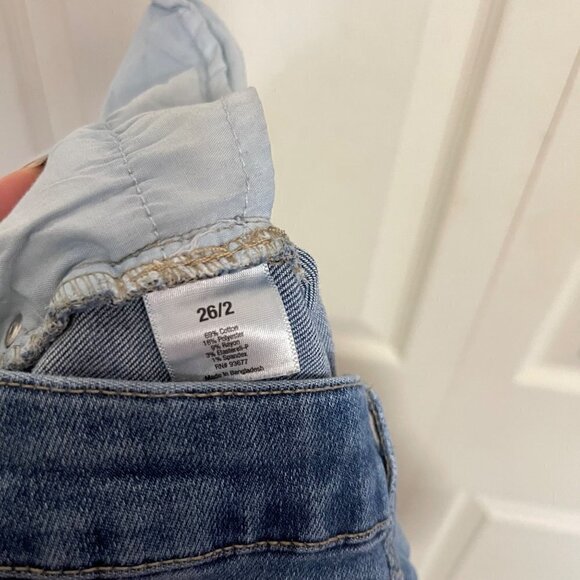 A.N.A. Women's Medium Wash Mid Rise Whiskered Jegging Skinny Jeans Size 2/26 - Picture 6 of 9